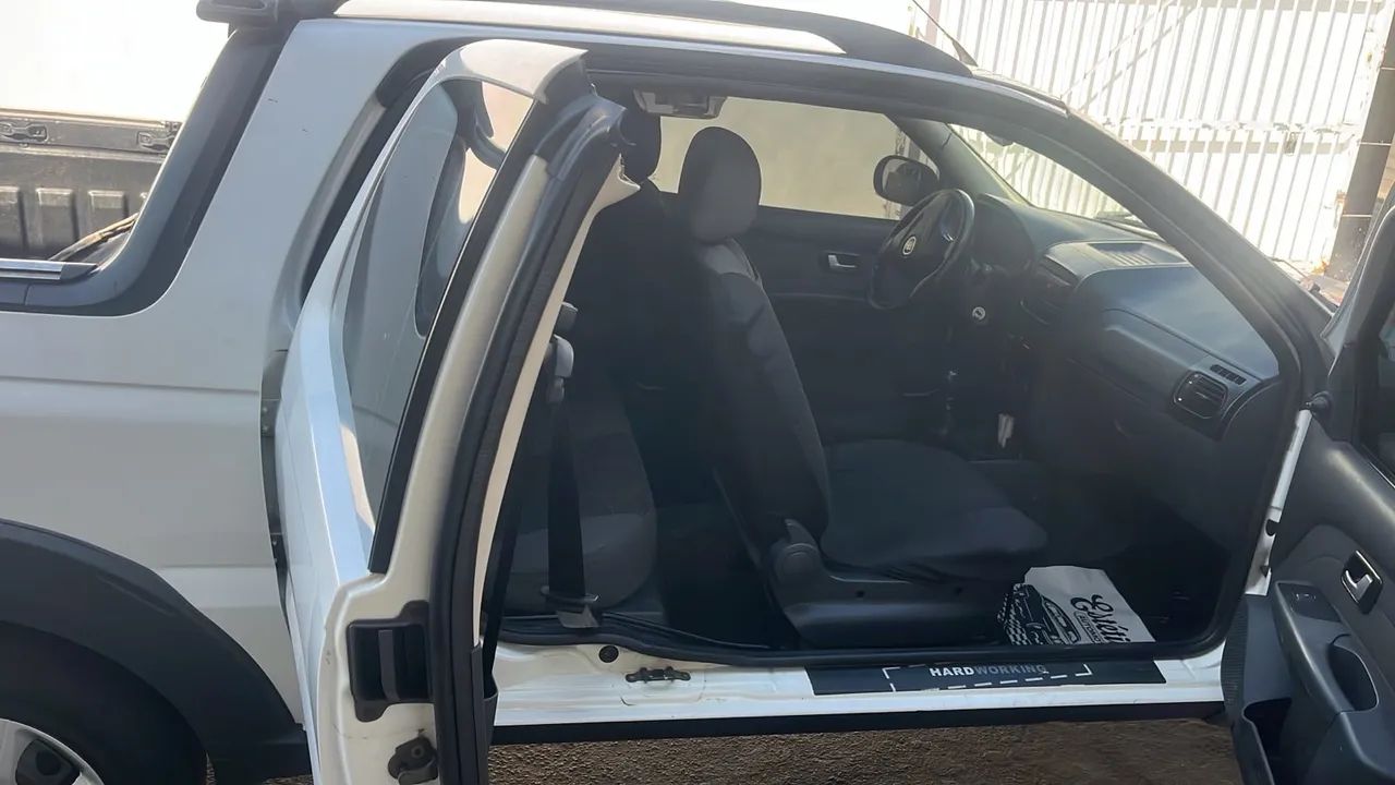Fiat Strada Working Celeb.1.4 Fire Flex 8V CD 2016 - Foto 2