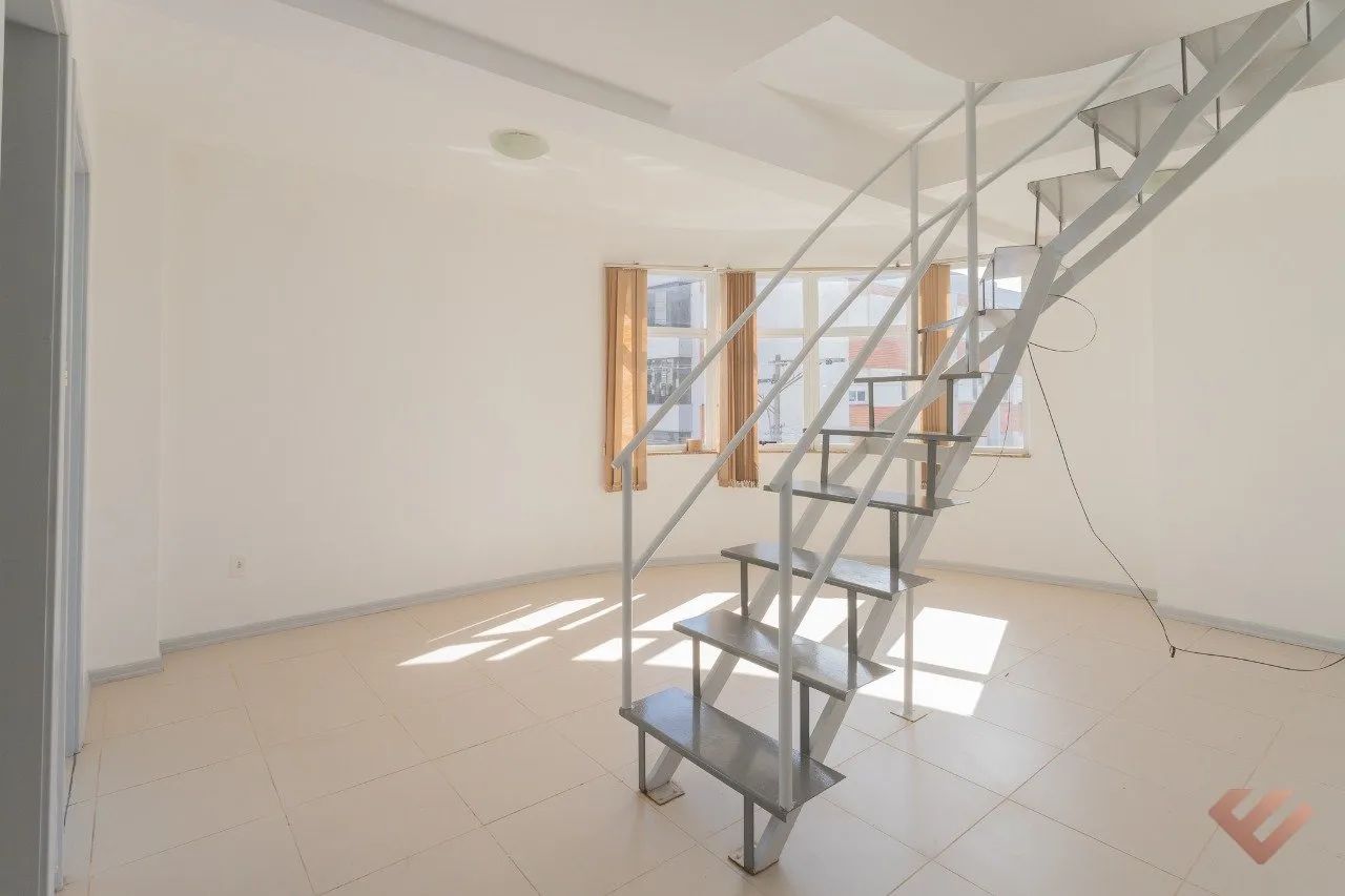 Cobertura duplex próxima à catedral