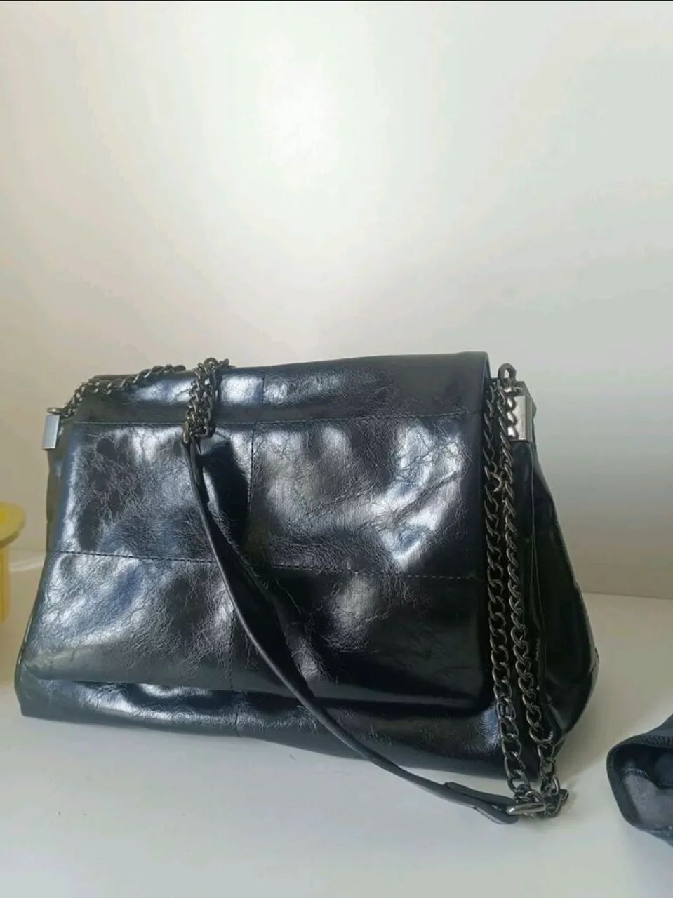 Bolsa preta de couro com correntes - Foto 5