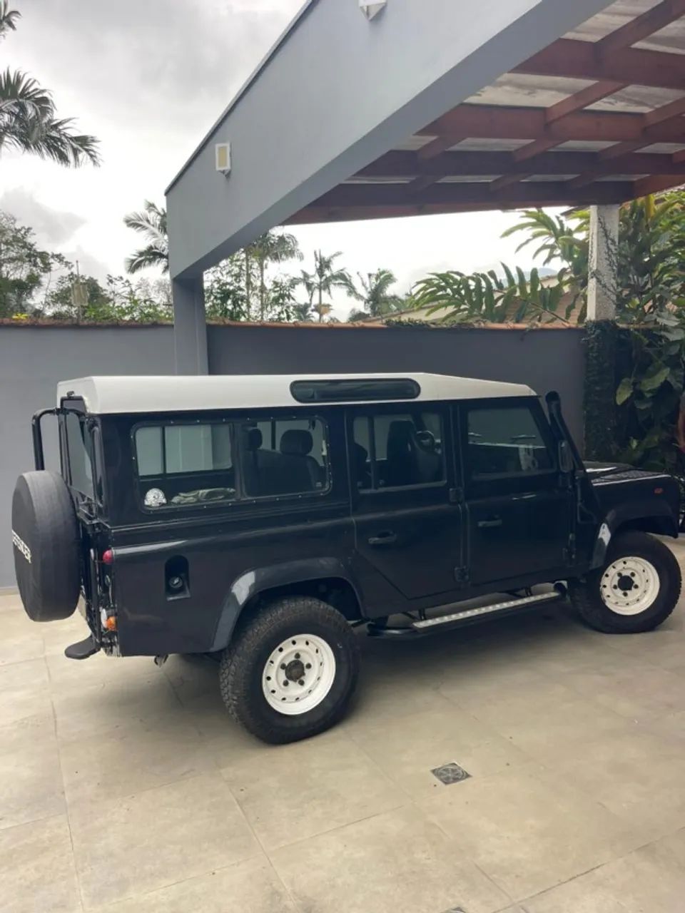 Land Rover Defender 110 TDI COUNTY SW DIESEL 2001
