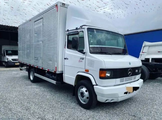 Mercedes- Benz 710 2012 - Foto 2