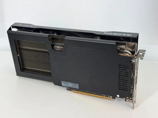 RX 9060 XT 16Gb XFX 2x - Foto 2