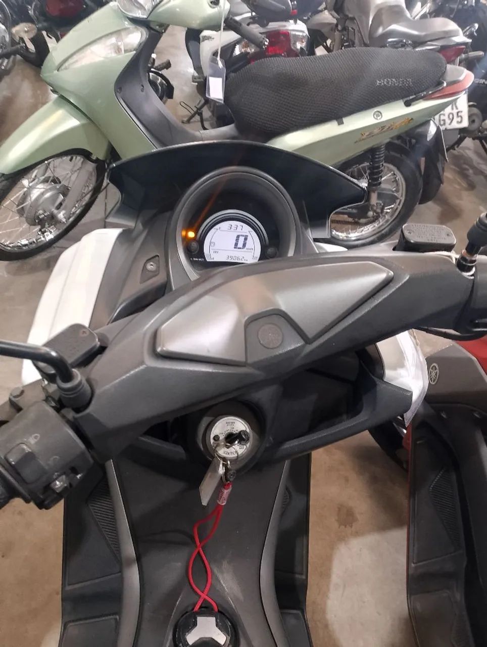 YAMAHA NMAX 2018 - Foto 4