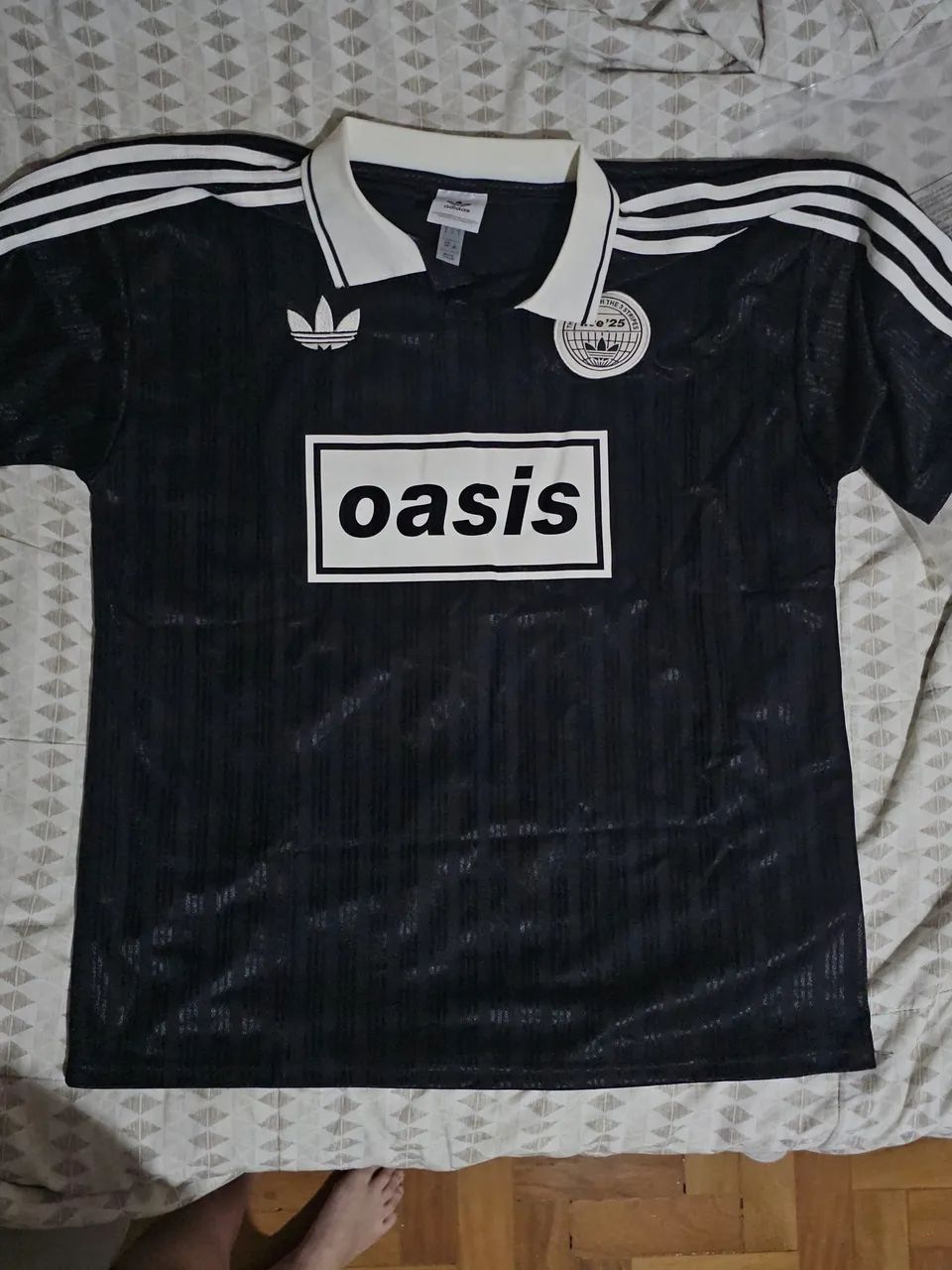 Camisa oasis x adidas preta G