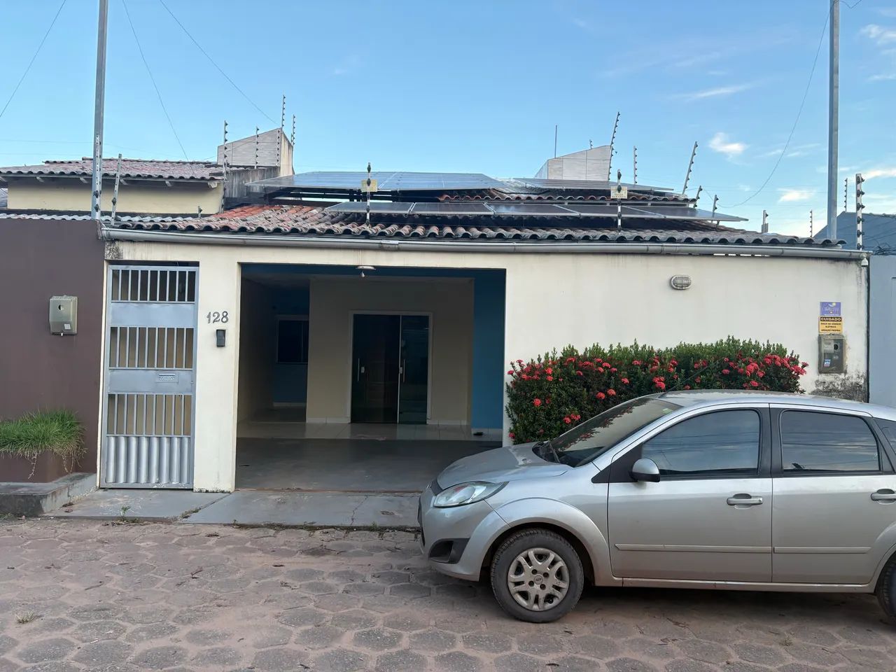Alugo casa com energia solar  - Foto 2