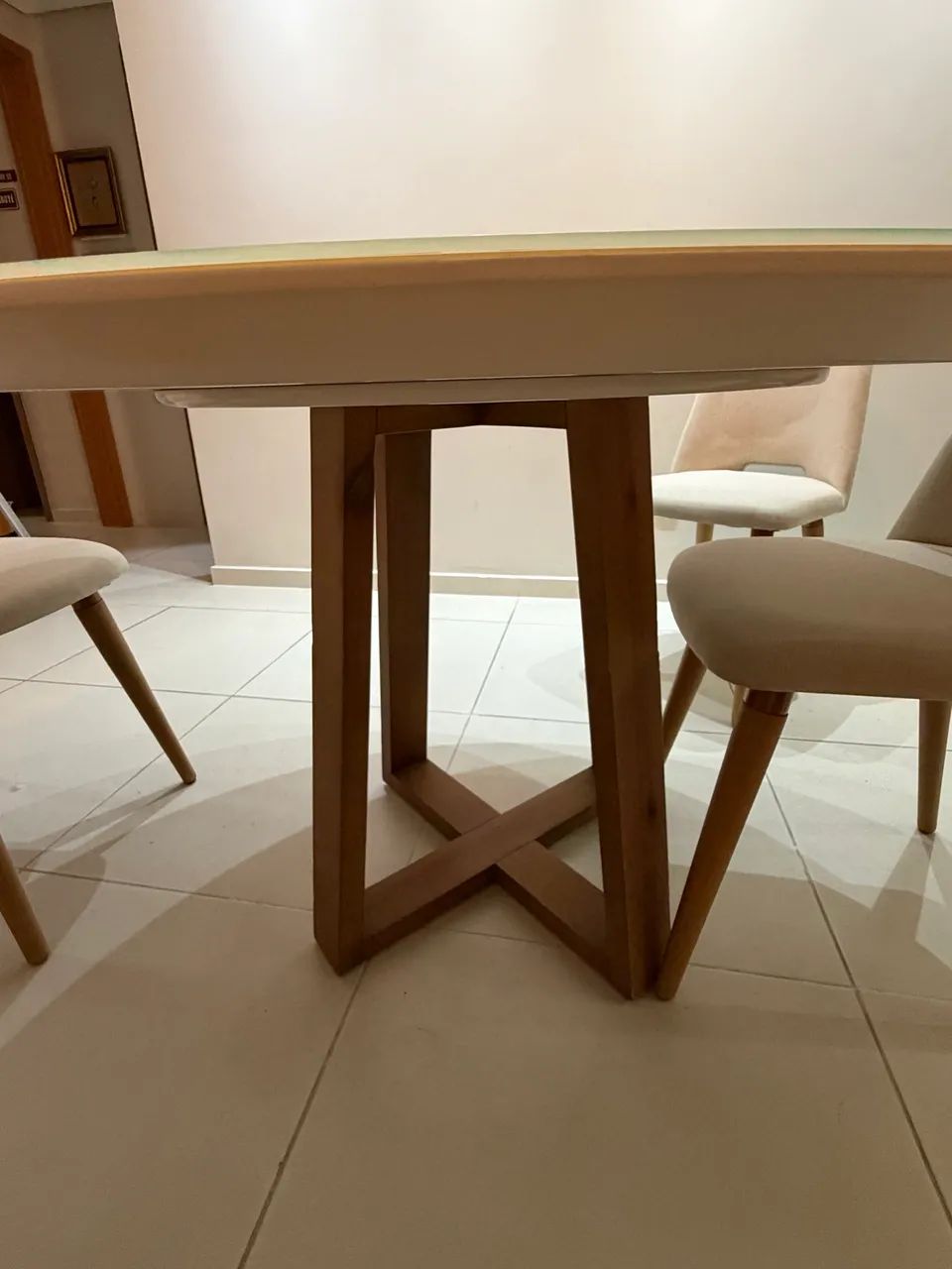 Mesa sala de jantar redonda com 4 cadeiras  - Foto 3