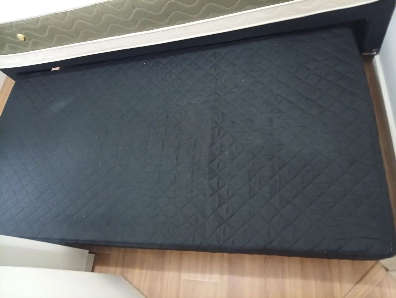 Vendo Cama Box solteiro com cama auxiliar - Foto 2