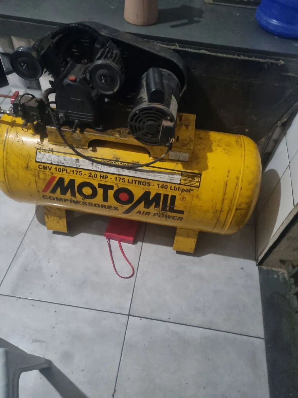 Borracharia pronta para trabalhar 