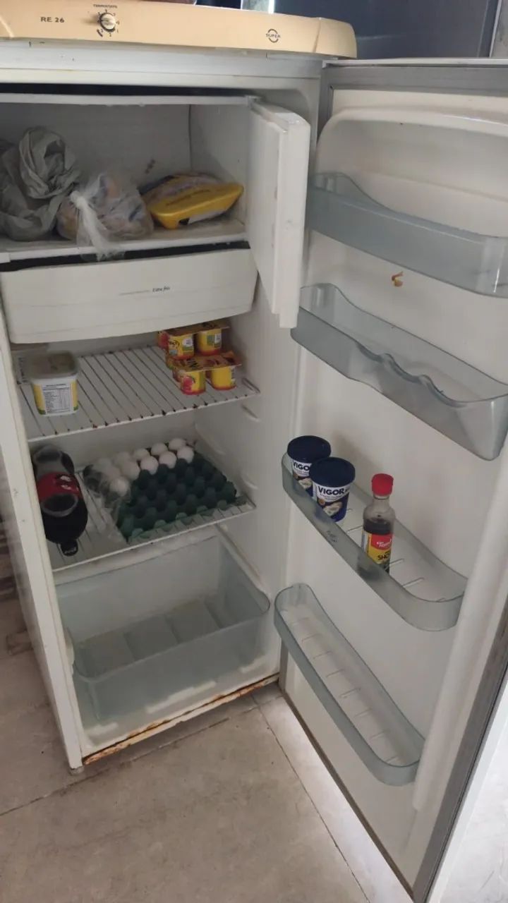 geladeira uma porta usada funcionando - Foto 2