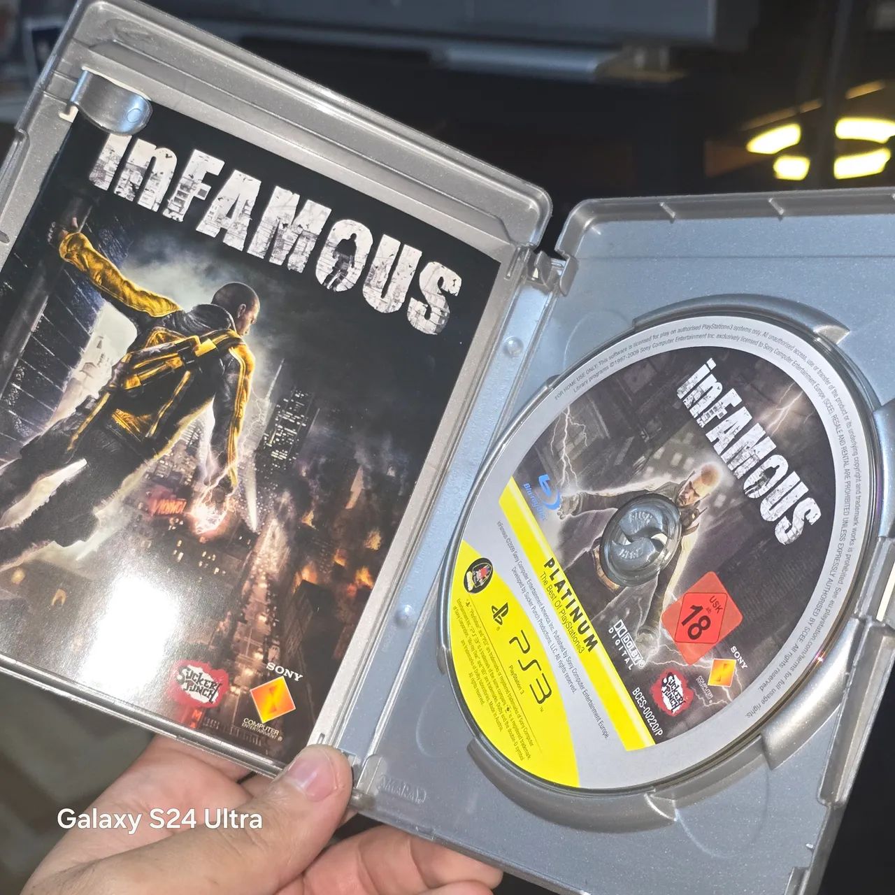infamous e mortal kombat vs dc - Foto 2