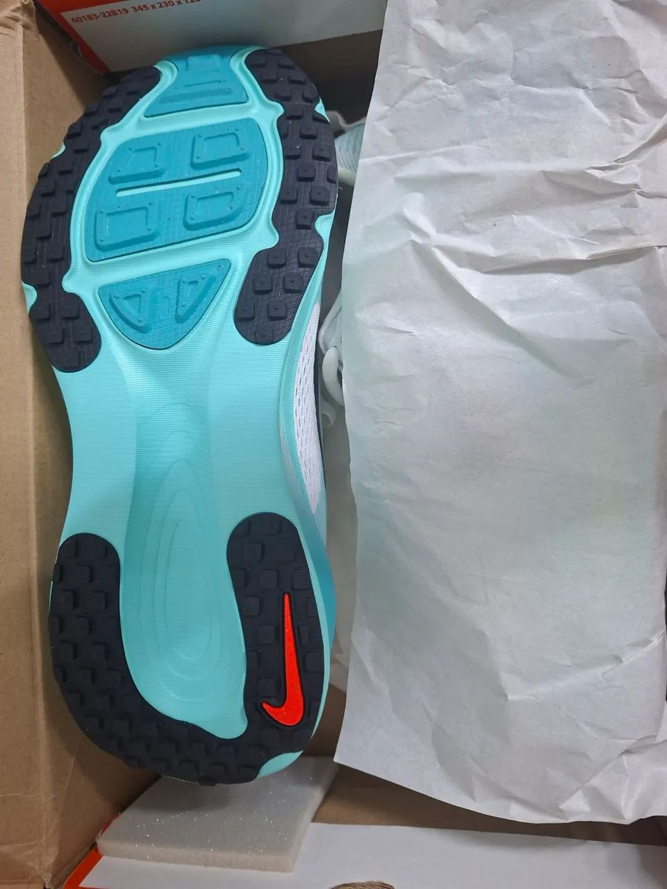 Tênis de Corrida Nike Vomero 18 - Foto 3