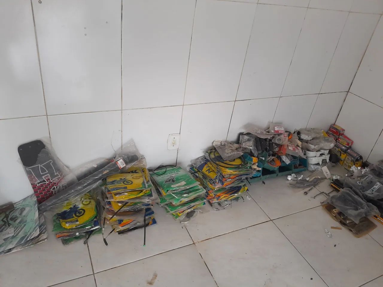 Peças novas para motos.