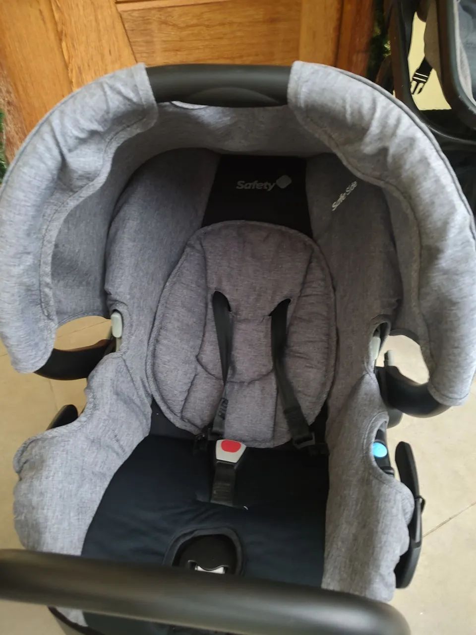 Carrinho de bebê com bebê conforto  - Foto 5