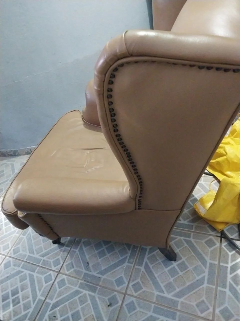 Poltrona vintage berger com puff  - Foto 2