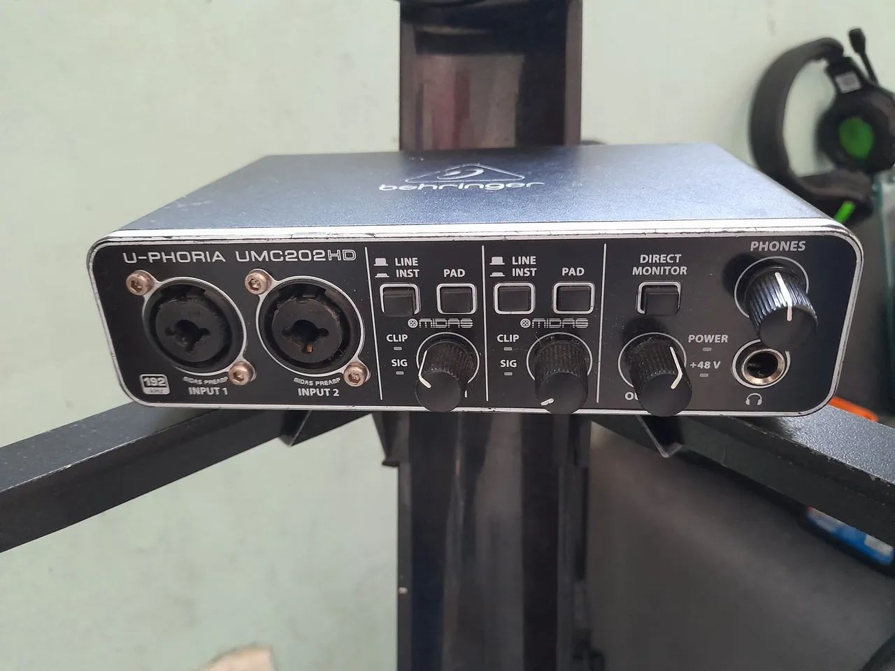 Interface de áudio Behringer UMC202HD 2 canais