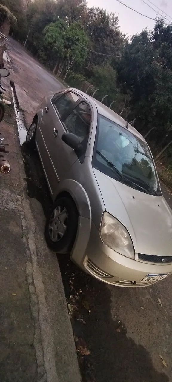 Ford Fiesta Sed. 1.6 8V Flex 4P 2005