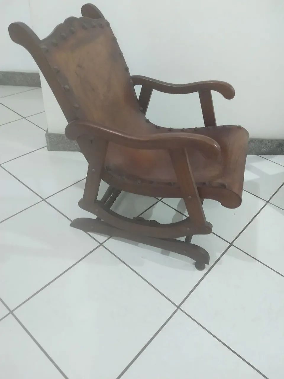 Poltrona de couro ( ler descrição) - Foto 3