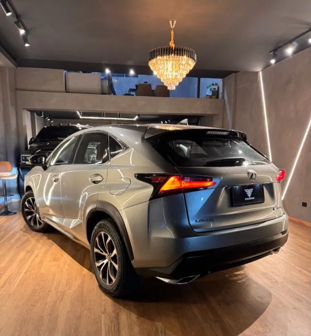 Lexus NX-200t F-sport 2.0 16V 238cv Aut., foto 10 de 13