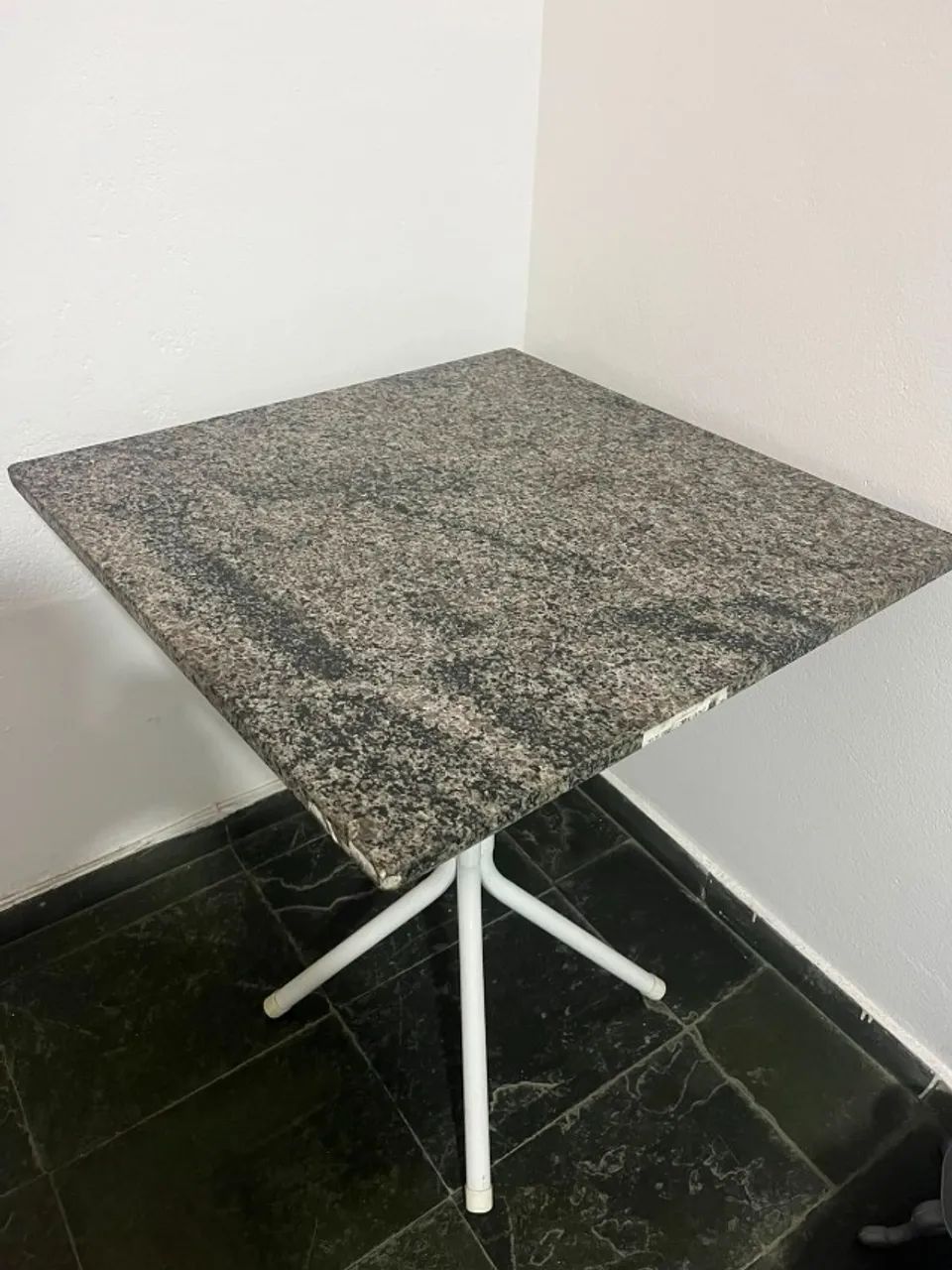 Vendo mesa de mármore usada