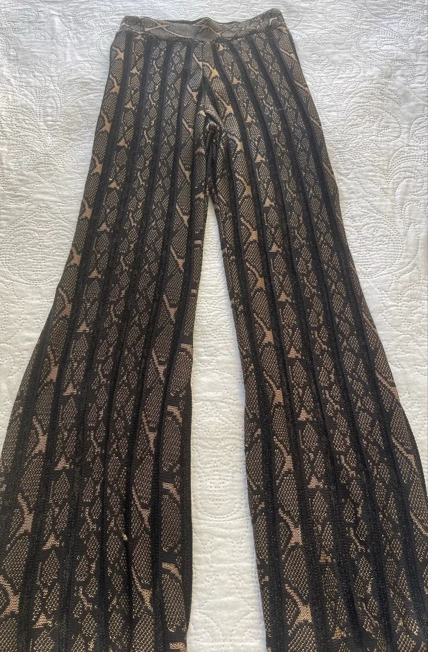 Calça em linha preta e dourada - Foto 2