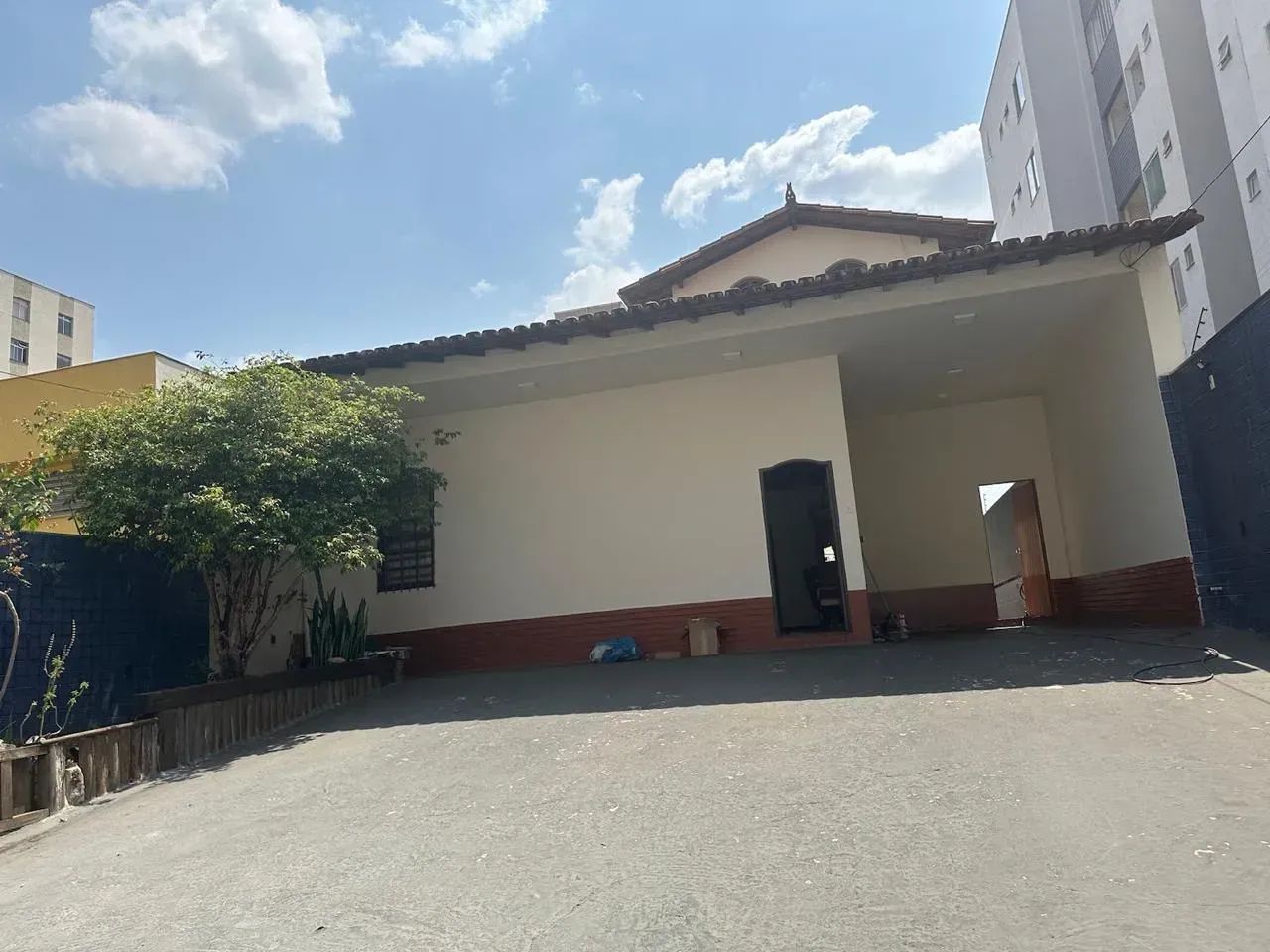 Casa para venda com 292 metros quadrados com 4 quartos