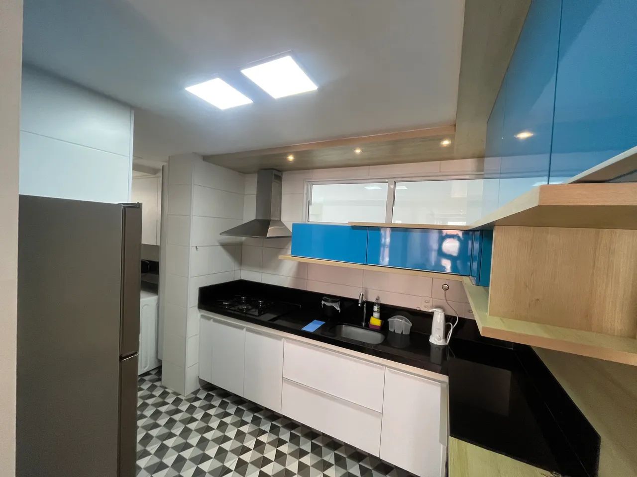 Apartamento mobiliado no 17 andar, com vista para o mar - Foto 2