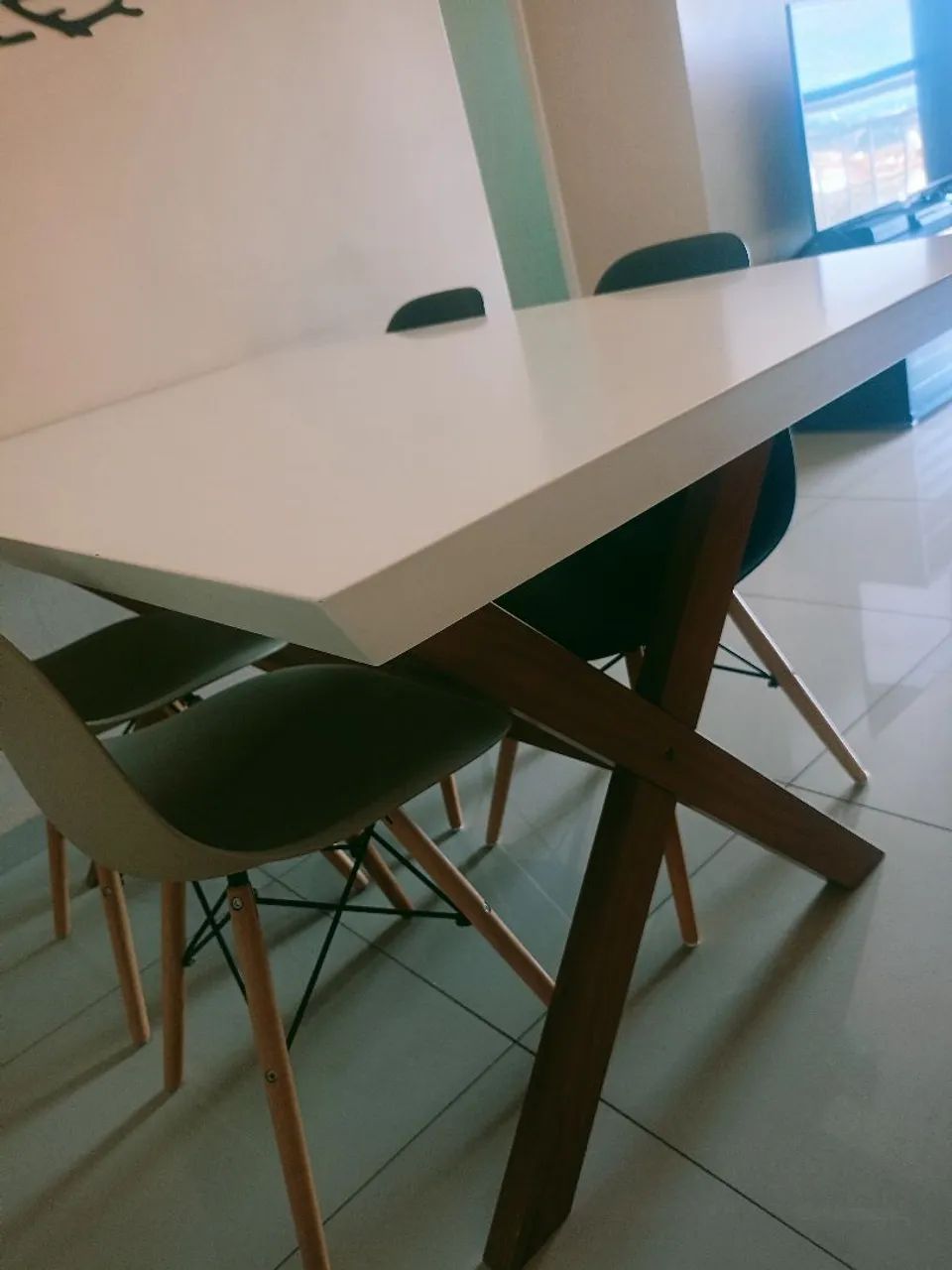 ? Mesa de jantar em laca branca + 4 cadeiras - Foto 3