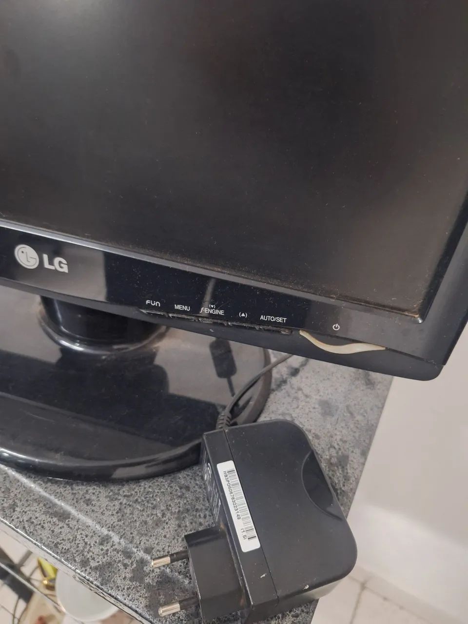 Monitor LG 15,6 polegadas (Widescreen) - Foto 3
