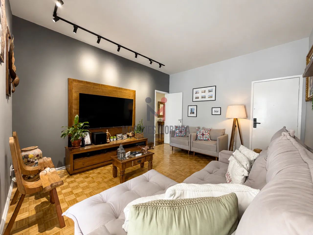 Apartamento Mobiliado, Reformado e Pronto para Morar | 3 Quartos com Suíte !! - Foto 4