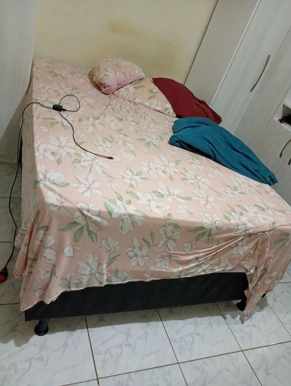 Vendo cama box de casal. Acompanha colchão  - Foto 2