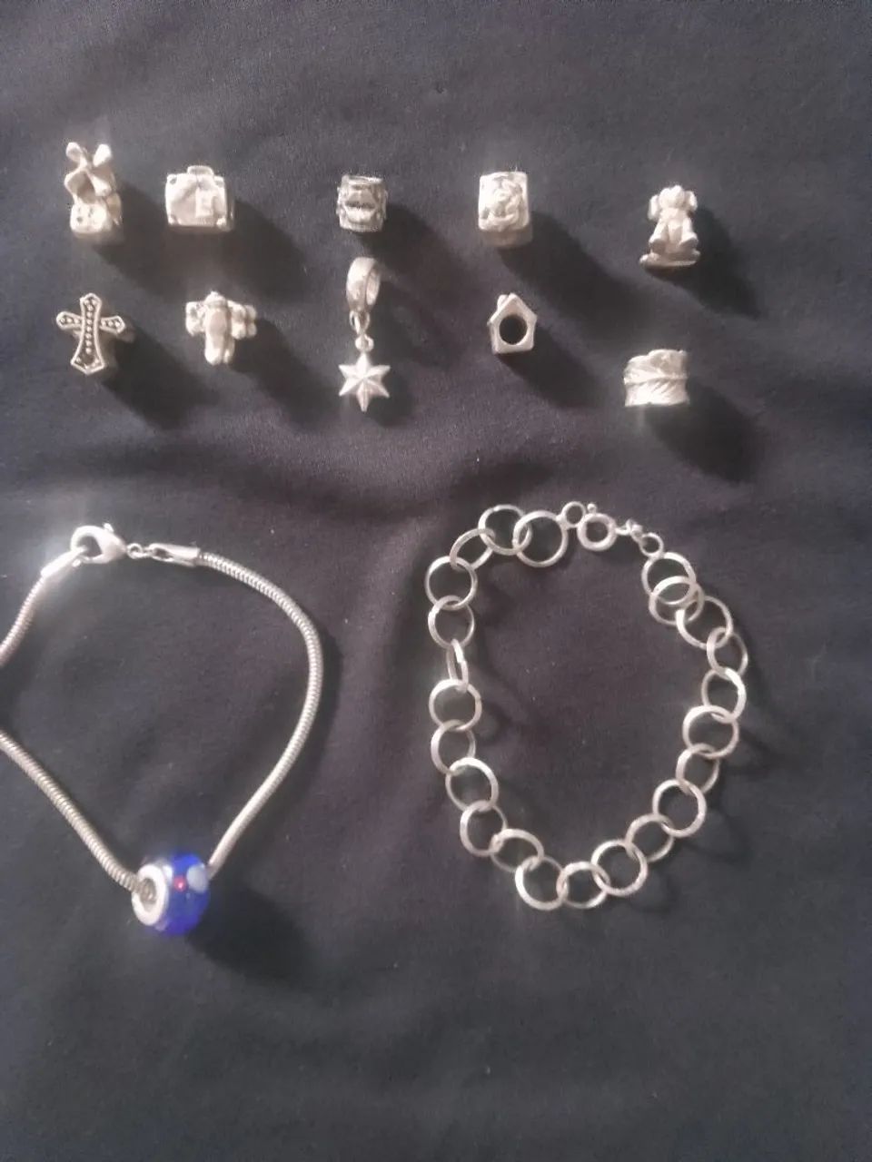 Vendo pulseira  de prata com Pandora prata  - Foto 2