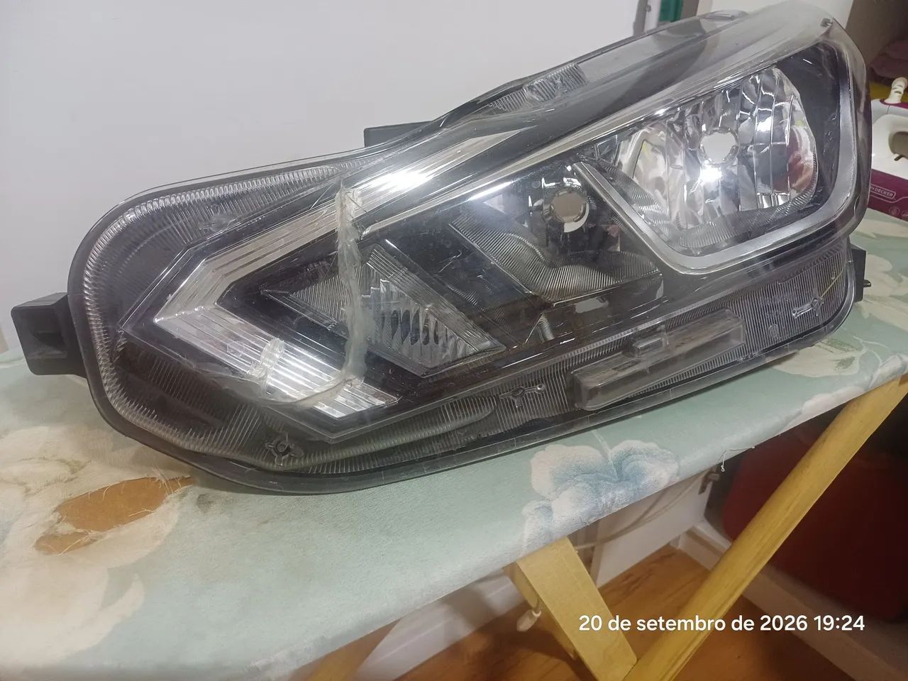 Farol esquerdo versa 2022 - Foto 2