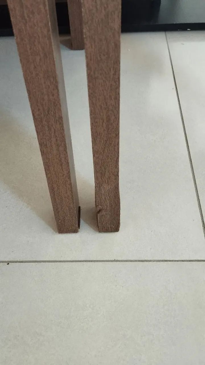 Mesa com 4 cadeiras  - Foto 2