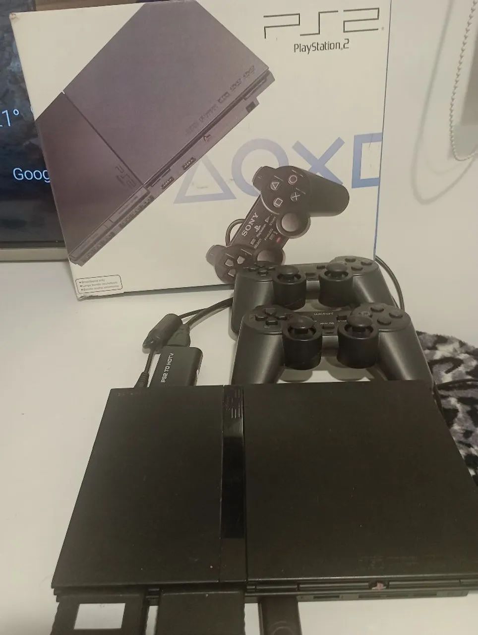 PS2 com dois controles 