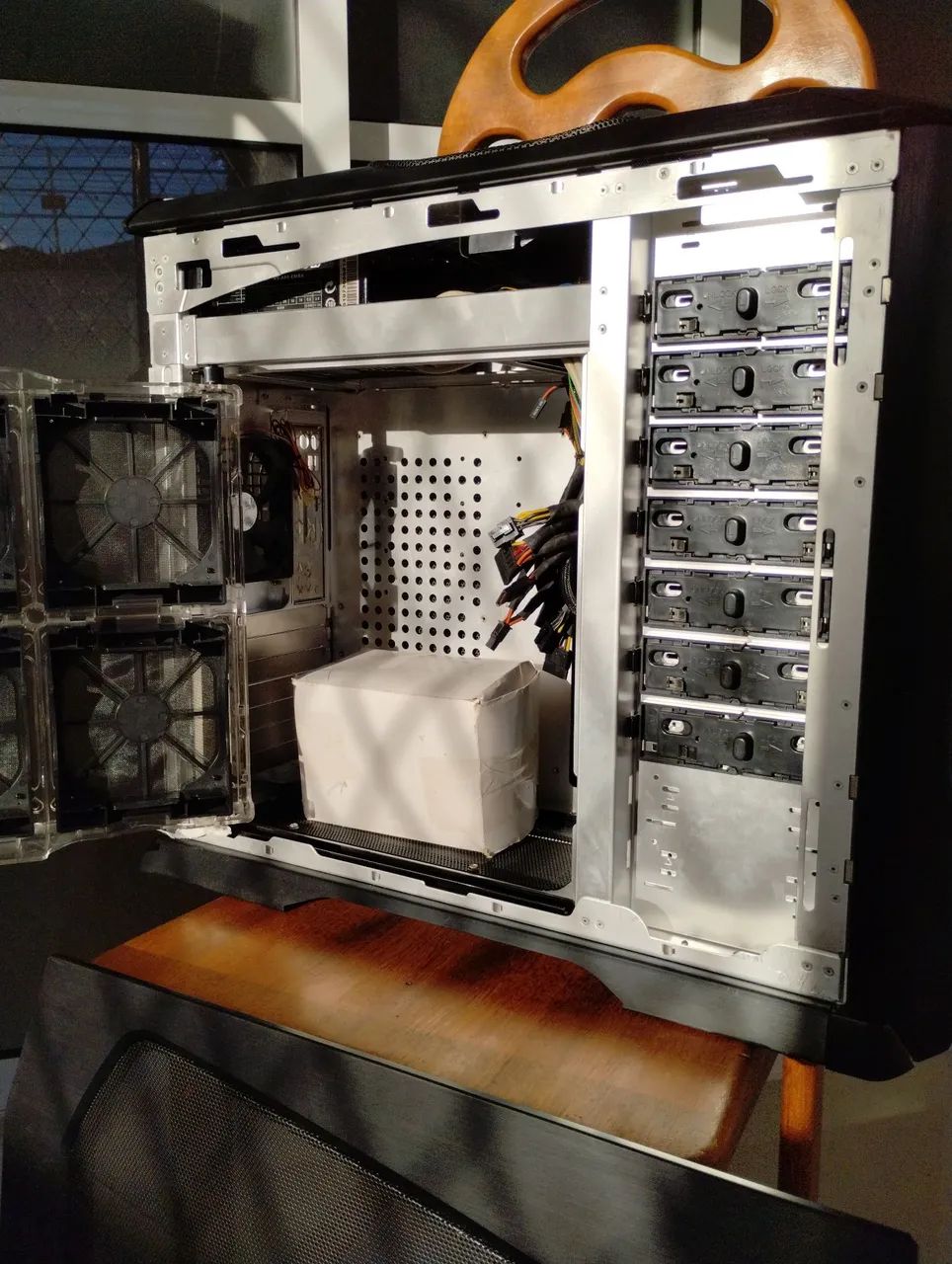 Gabinete Cooler Master Stacker 830 SE e fonte Cooler Master 1000w RS-A00-EMBA - Foto 3