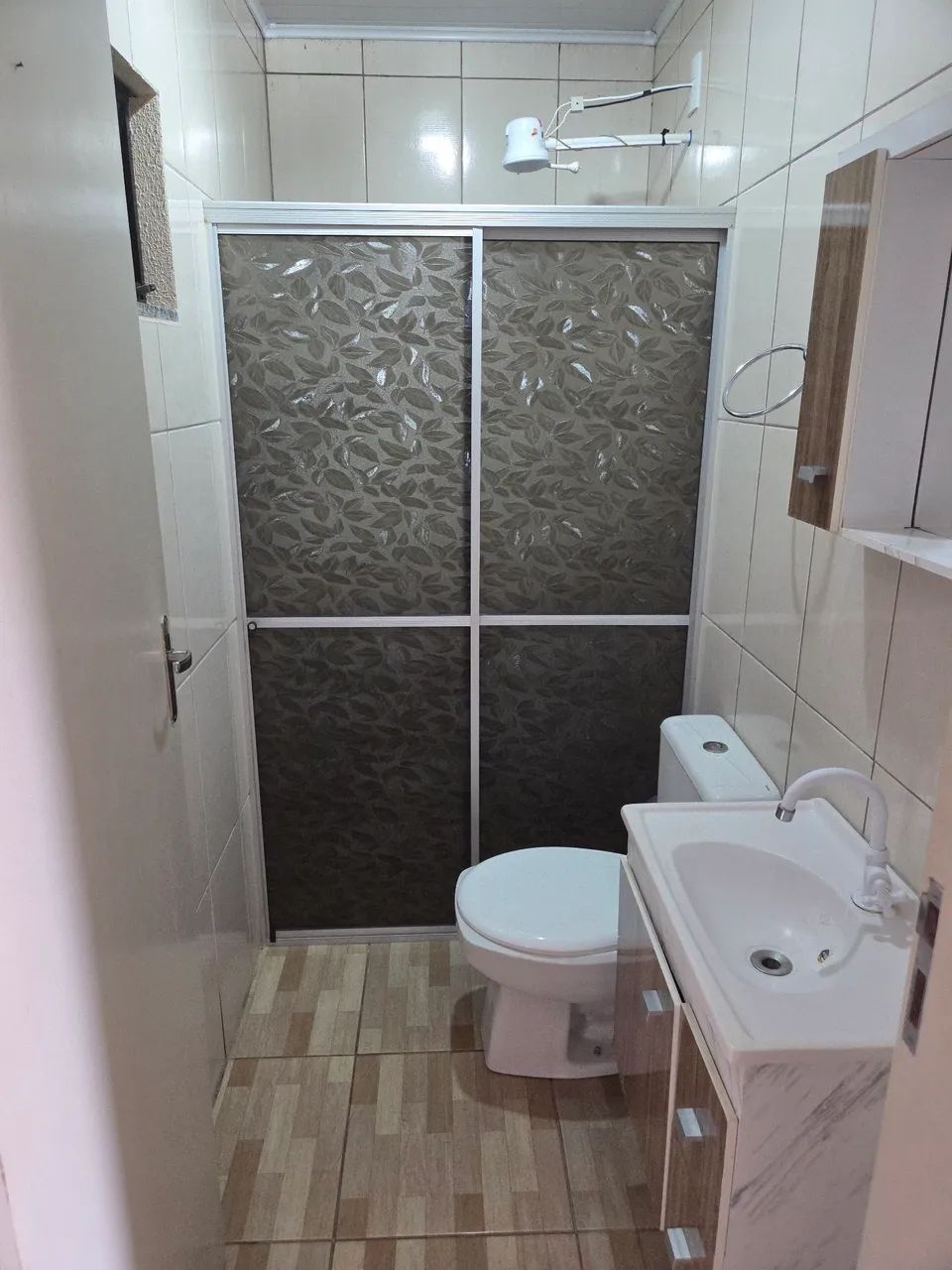 ALUGO CASA DE FUNDOS COM 2 QUARTOS NO TROPICAL  - Foto 5