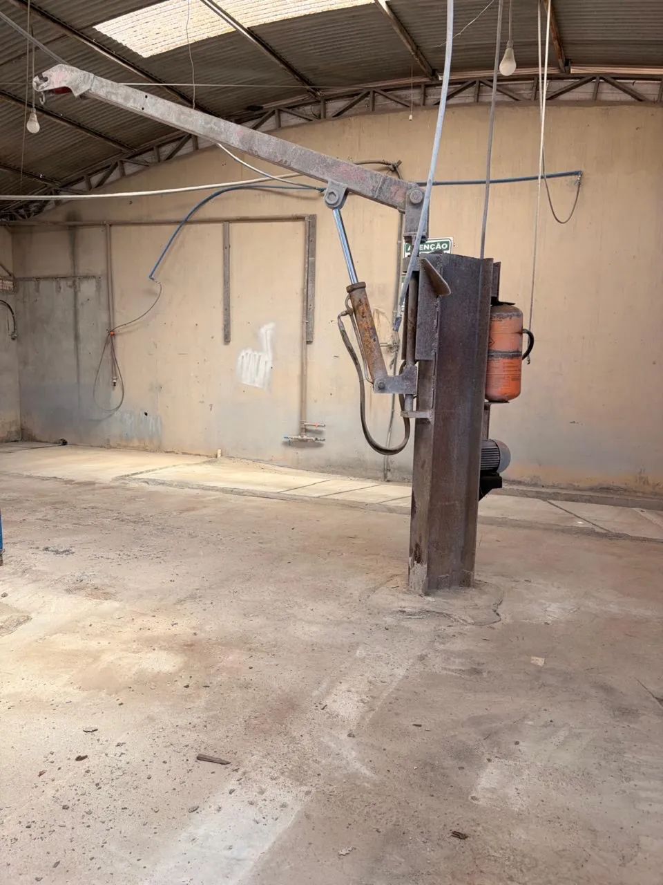 Guincho Giratório Industrial Compacto de Coluna - R$ 10.000 - Foto 4
