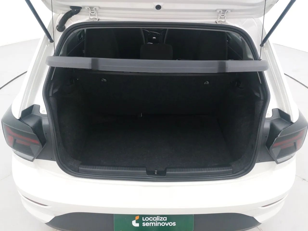 Volkswagen Polo Track 1.0 Flex 12V 5p, foto 9 de 18