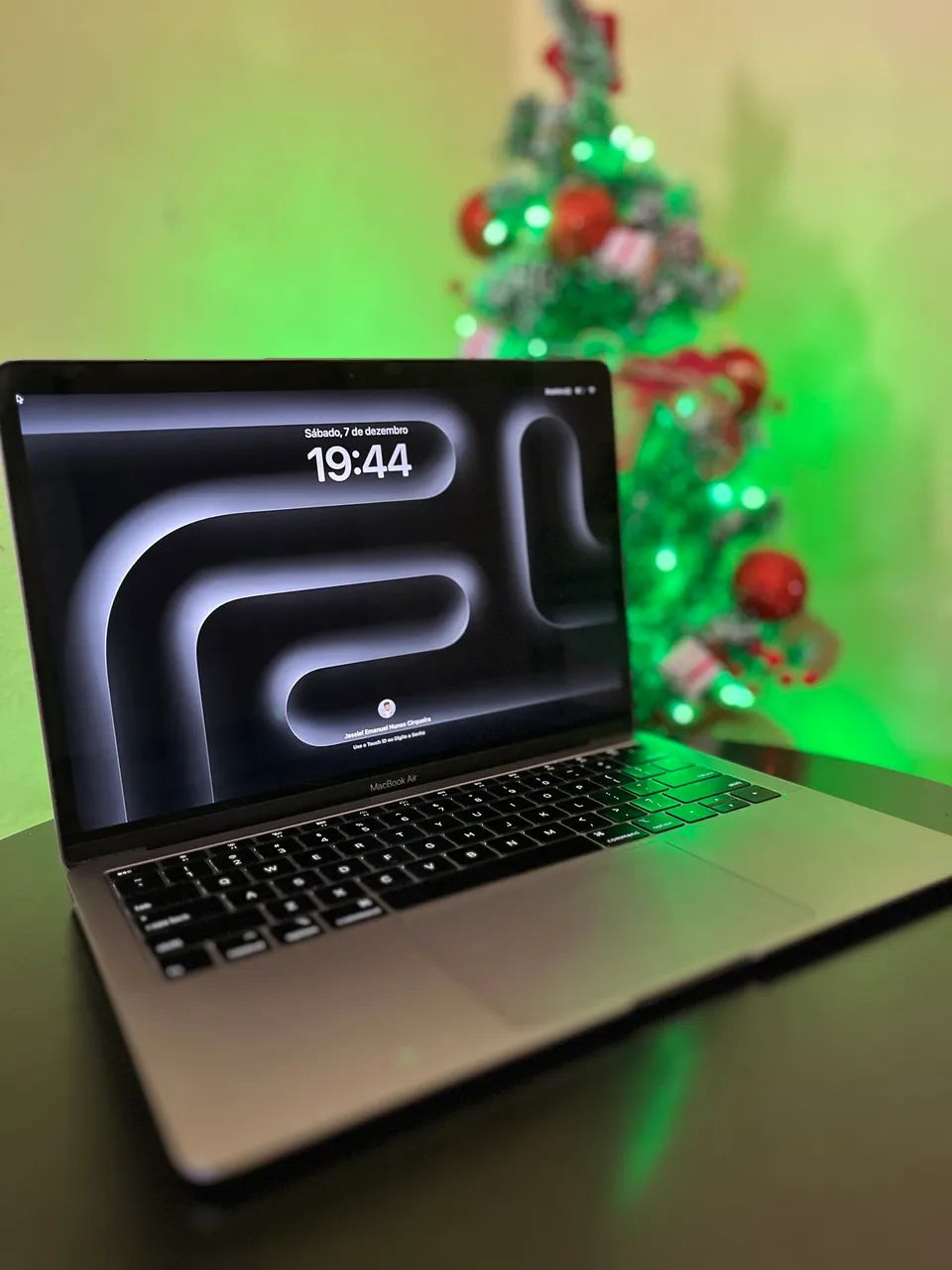 MacBook Air 13インチ 2018 i5 8GB 128GB シルバー MacBook Air 13? Retina 2018 - i5 / 8GB / 128GB - Leia descrição