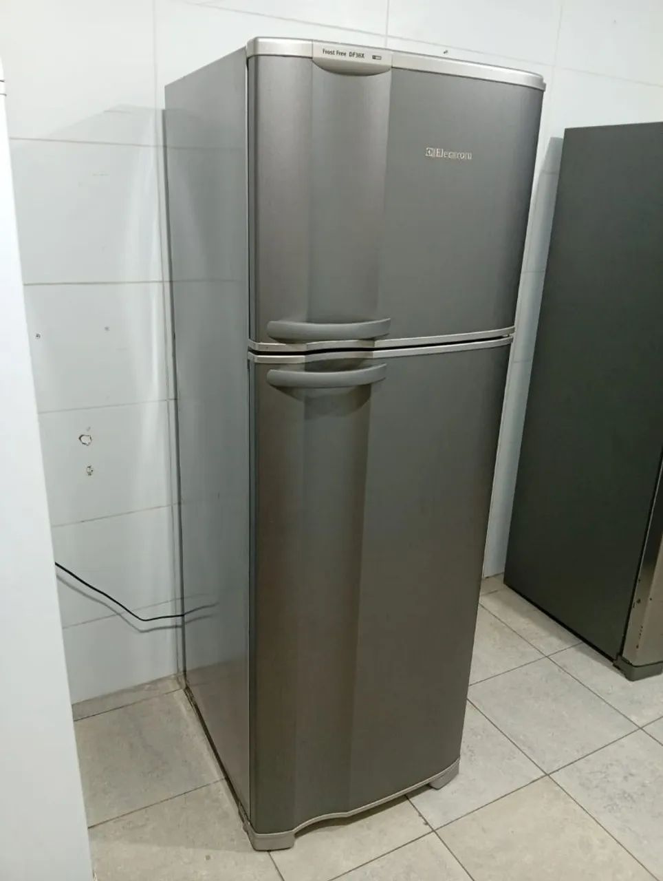 Geladeira Eletrolux grafiite duplex fros free  - Foto 2