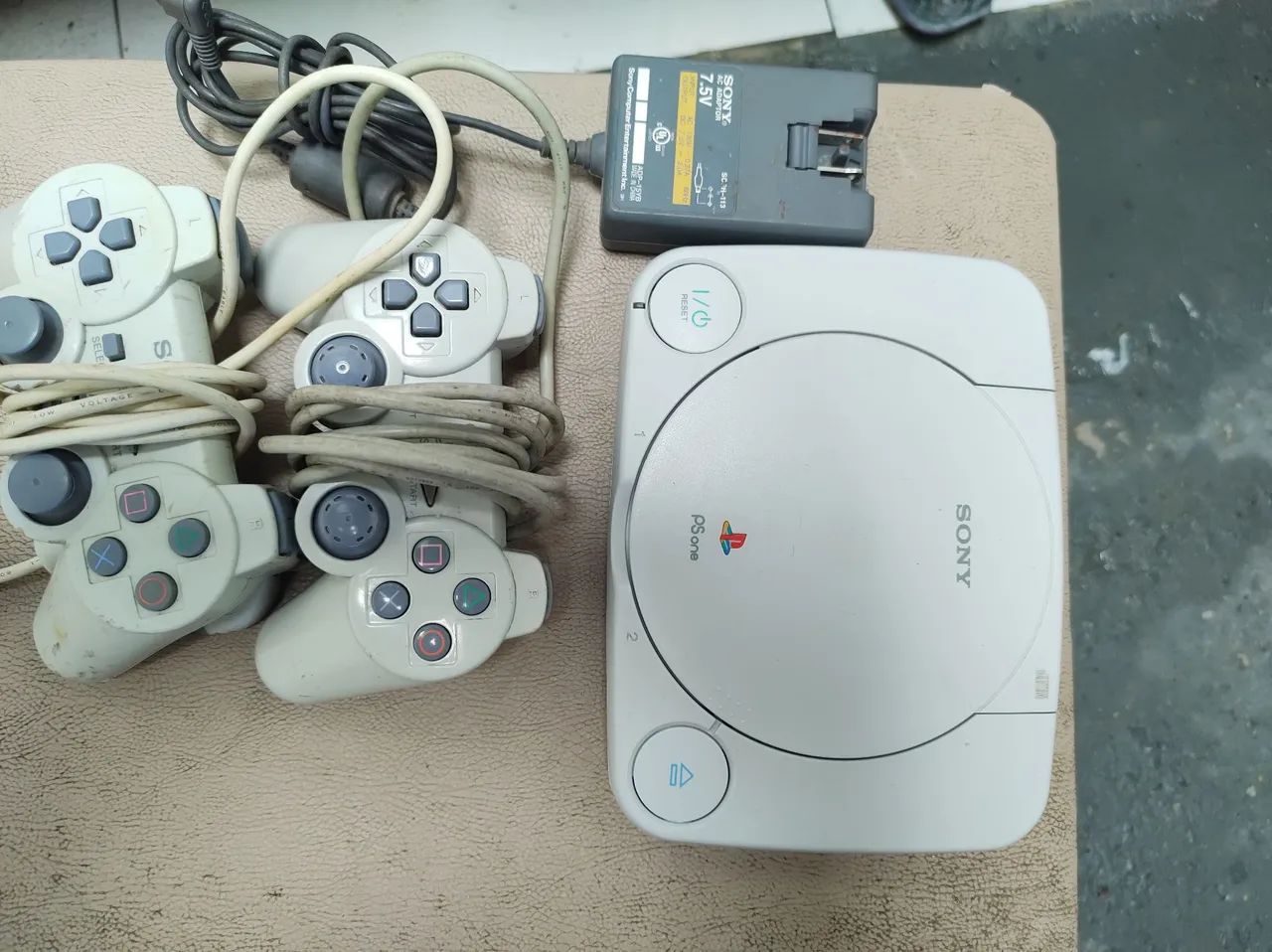Ps1 one sem o Cabo de vídeo 