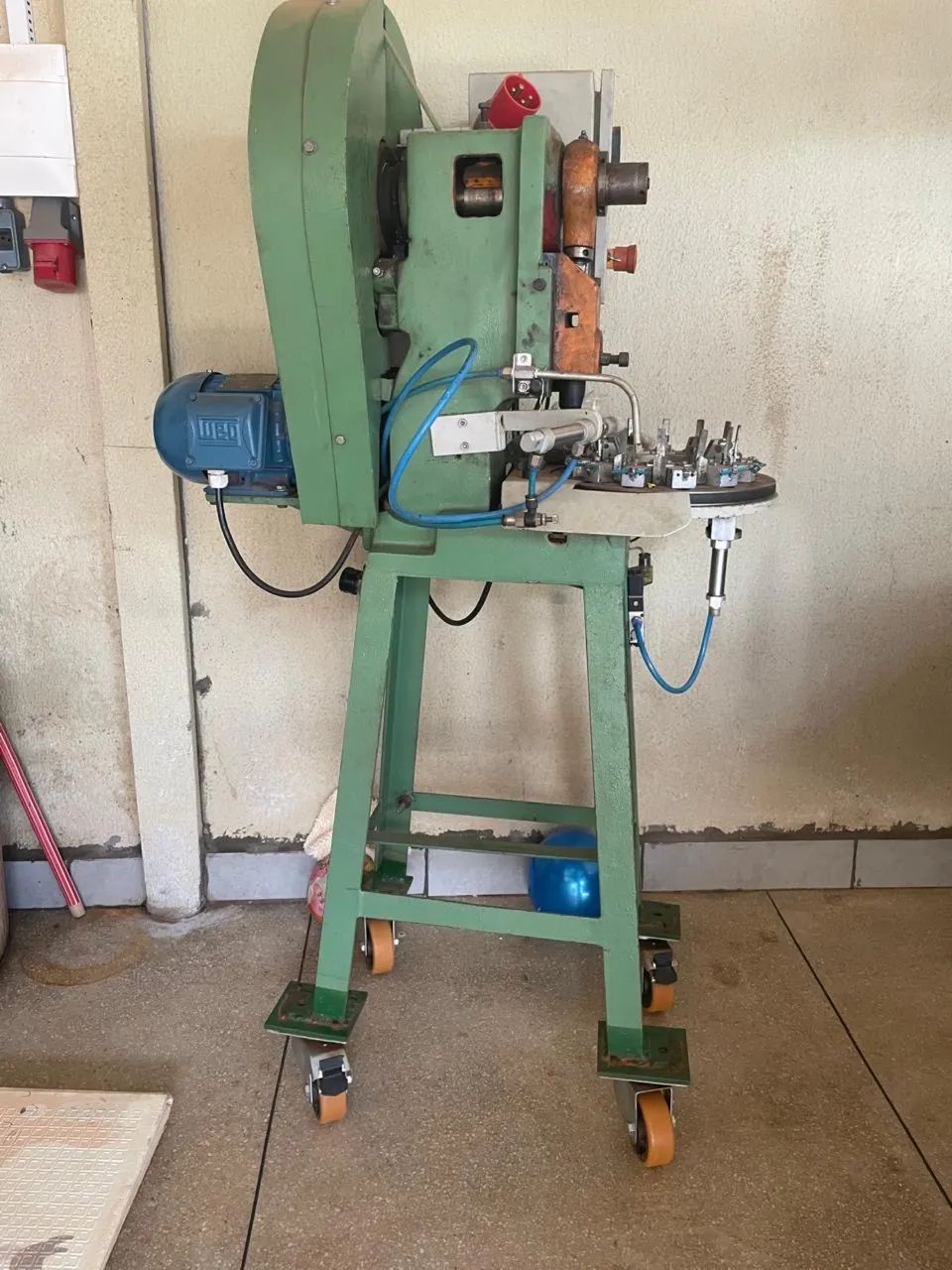 Máquina de quebrar baru 