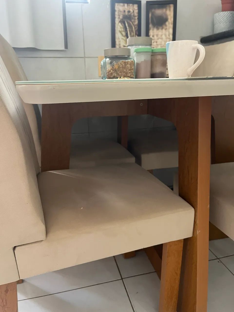 Mesa laqueada 4 cadeiras  - Foto 2