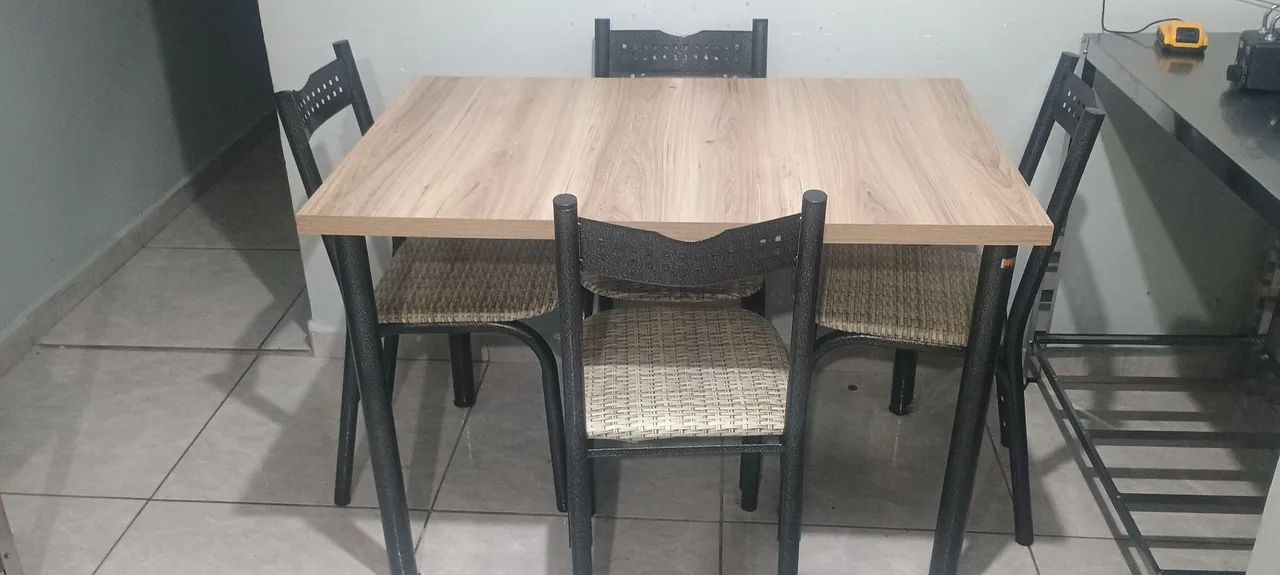 Mesa para cozinha 4 lugares 