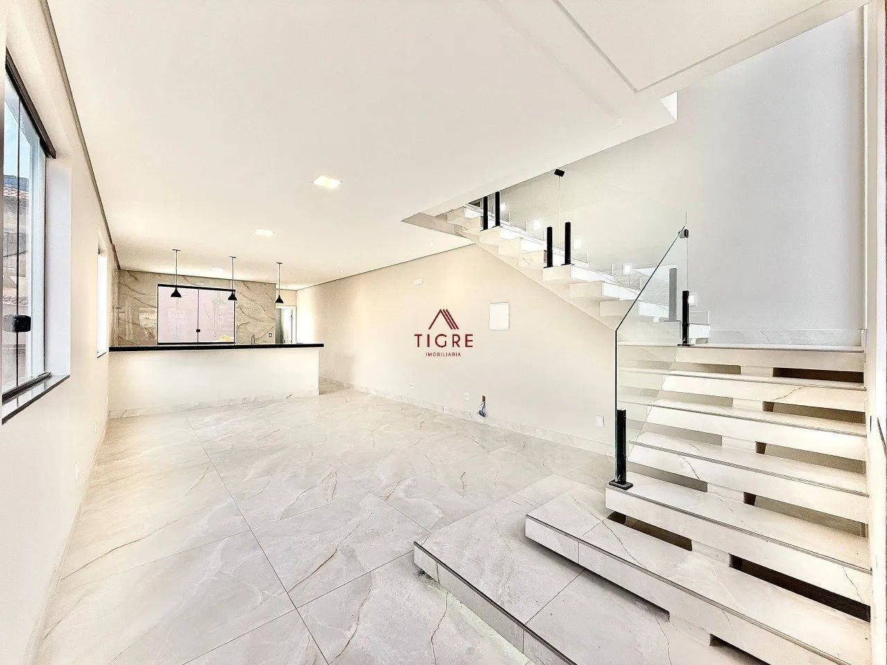 Casa com 3 Quartos à Venda, 180m² - Foto 4