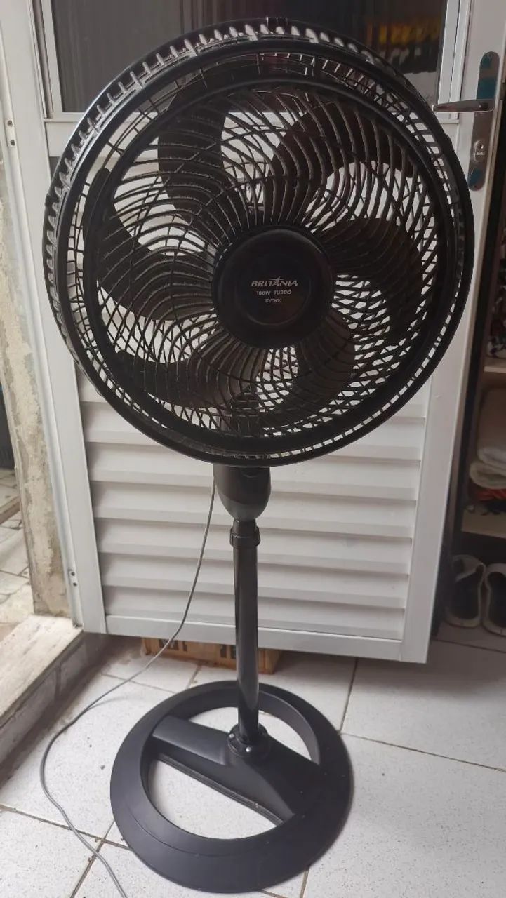 Vendo ventilador Britânia 160W Turbo - Foto 2