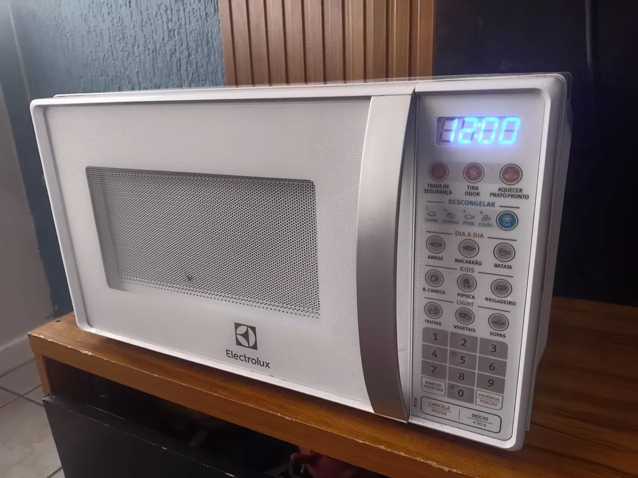 Microondas Eletrolux 25 litros  - Foto 2