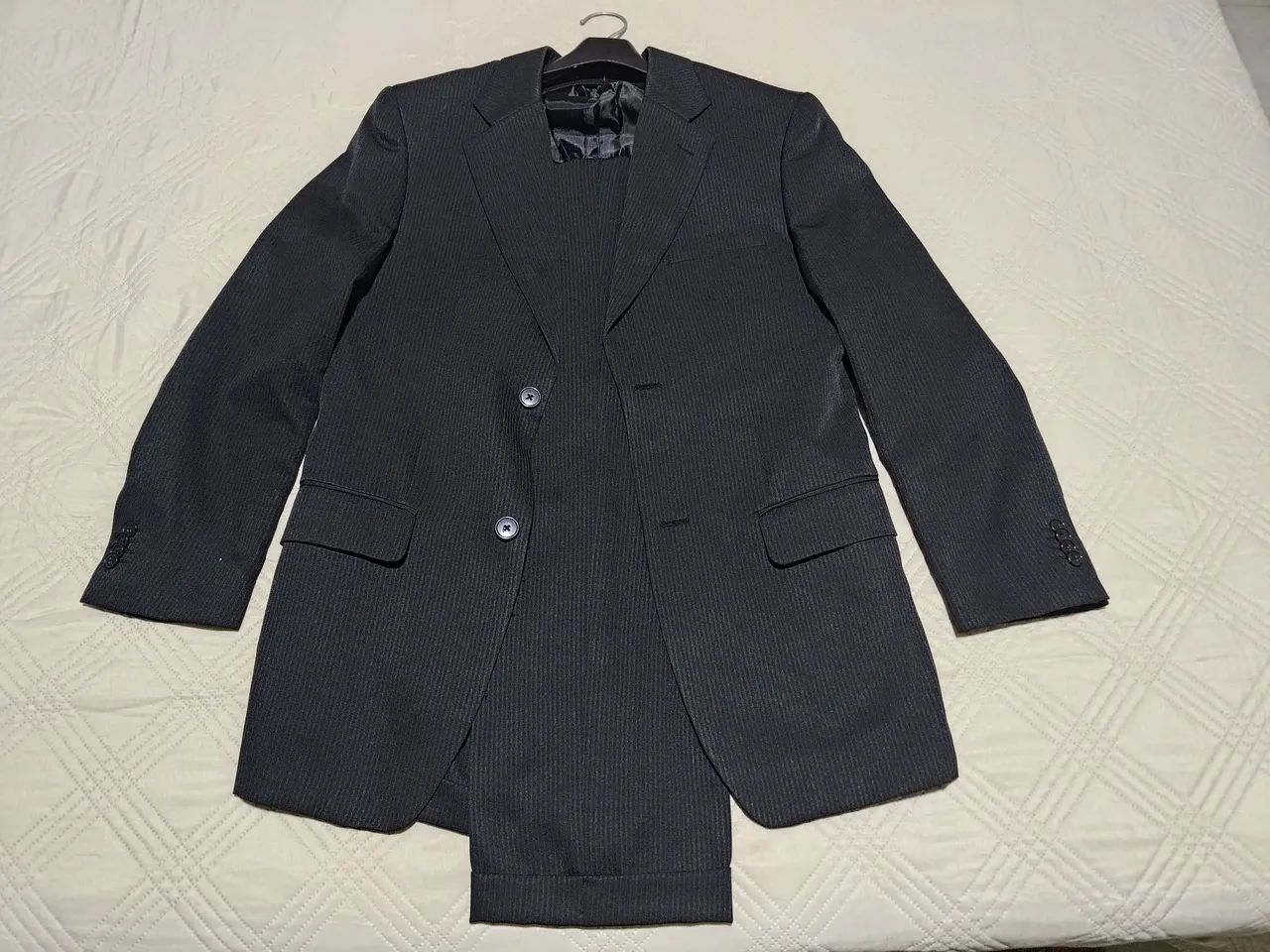 Terno Risca de giz preto