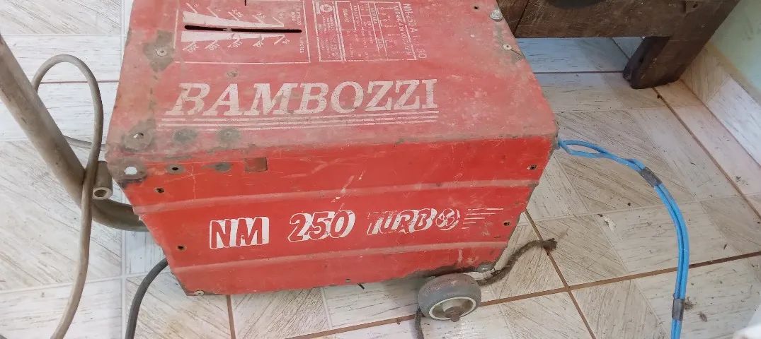 Maquina de solda Bambozzi NM 250 Turbo