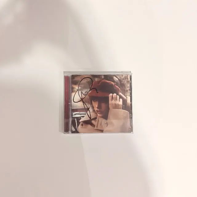 CD RED TAYLORS VERSION AUTOGRAFADO 